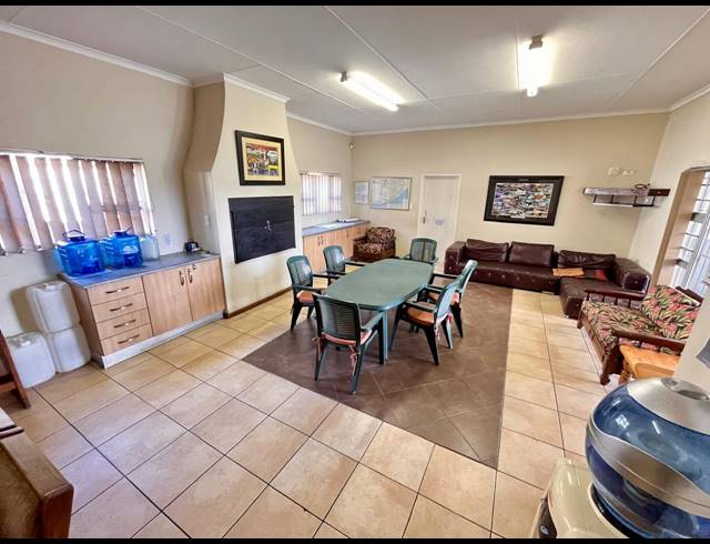 709M² OFFICE FOR SALE IN NORTH END